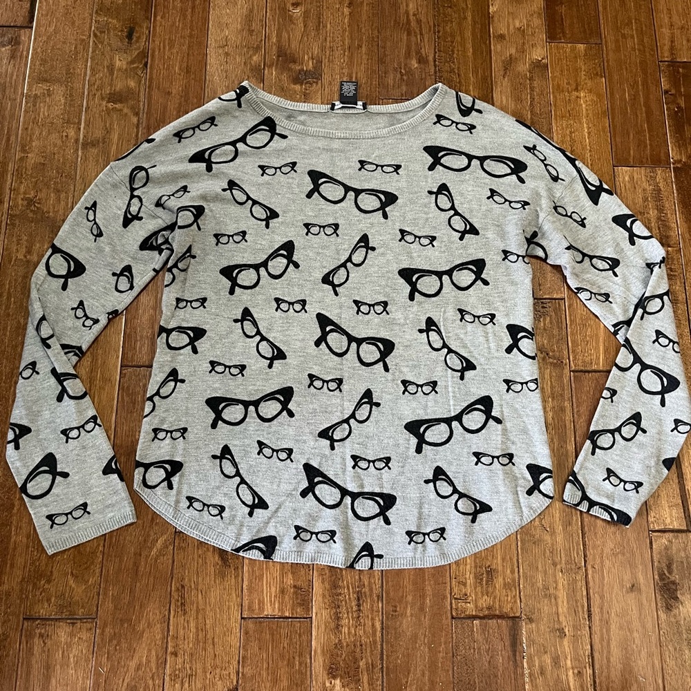 Chelsea & Theodore Retro Sweater size Large